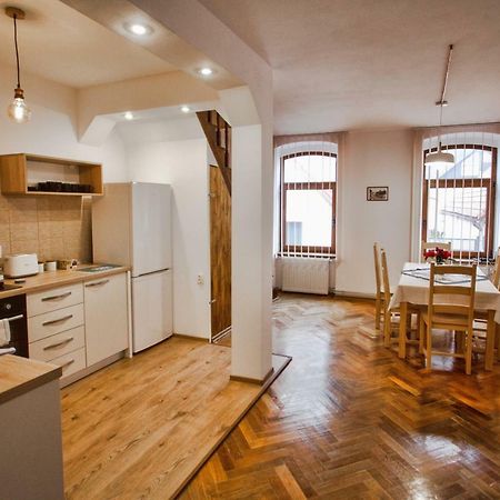 Pe Tocile Apartment Braşov Eksteriør billede