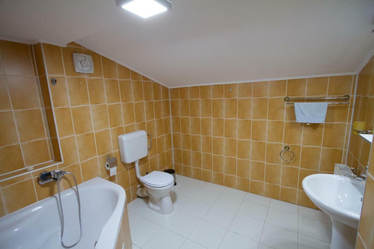 Pe Tocile Apartment Braşov Eksteriør billede