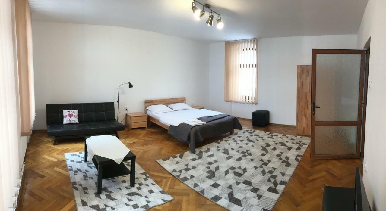 Pe Tocile Apartment Braşov Eksteriør billede