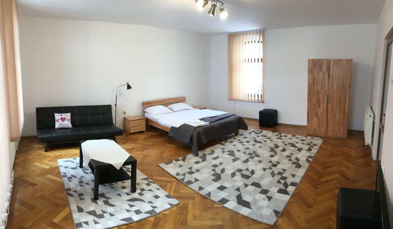 Pe Tocile Apartment Braşov Eksteriør billede