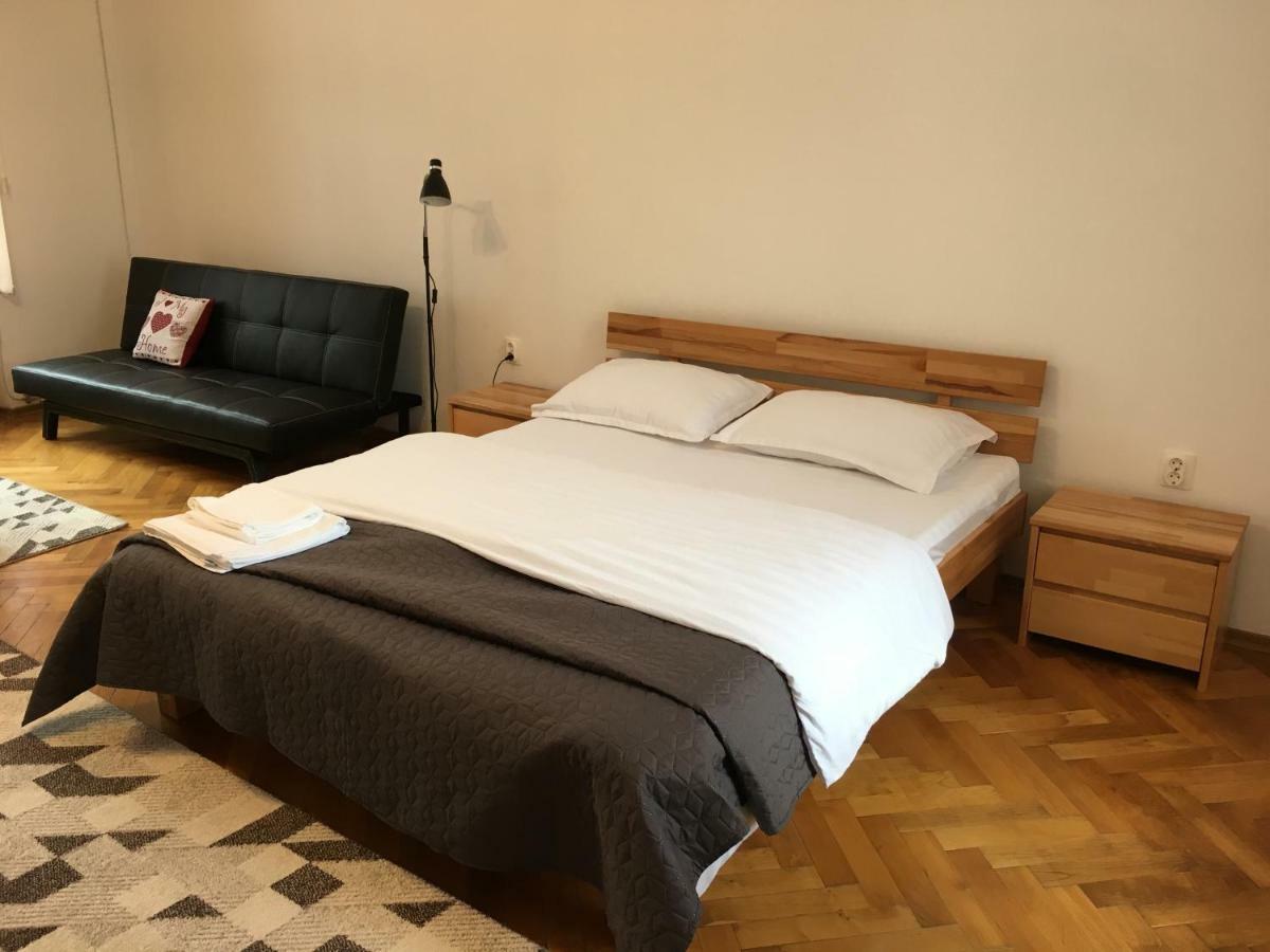 Pe Tocile Apartment Braşov Eksteriør billede