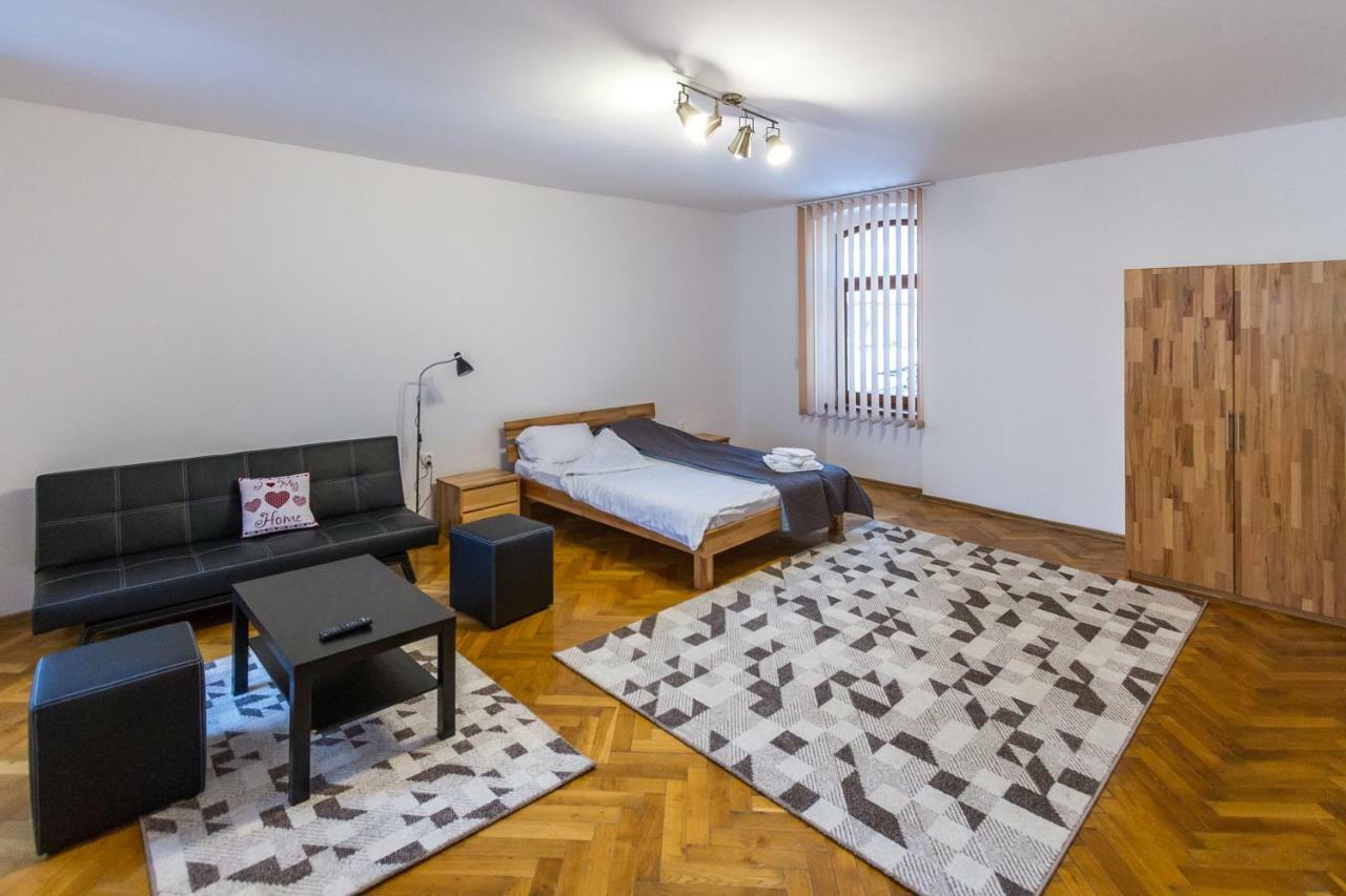 Pe Tocile Apartment Braşov Eksteriør billede