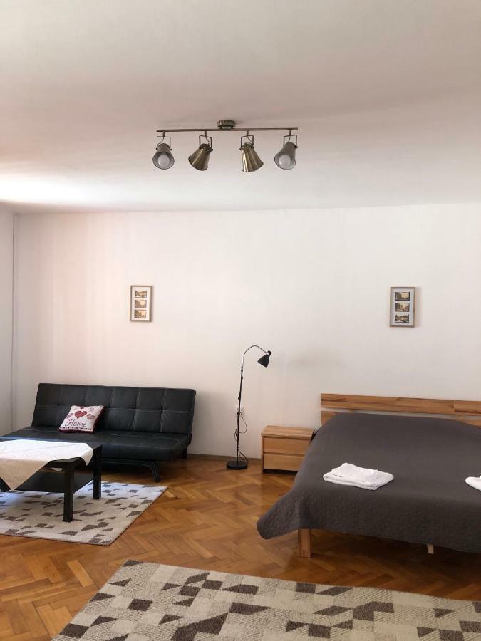 Pe Tocile Apartment Braşov Eksteriør billede